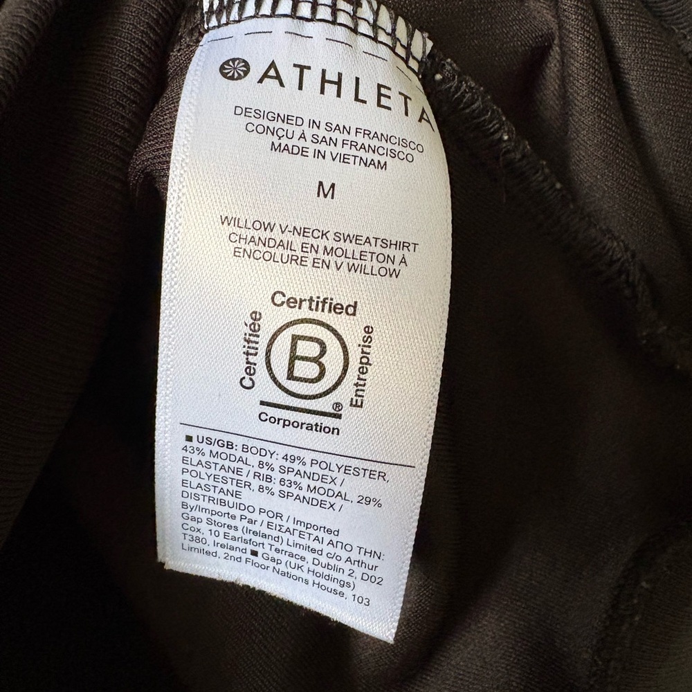 Athleta Willow V Neck Sweatshirt in Black - Picture 3 of 4